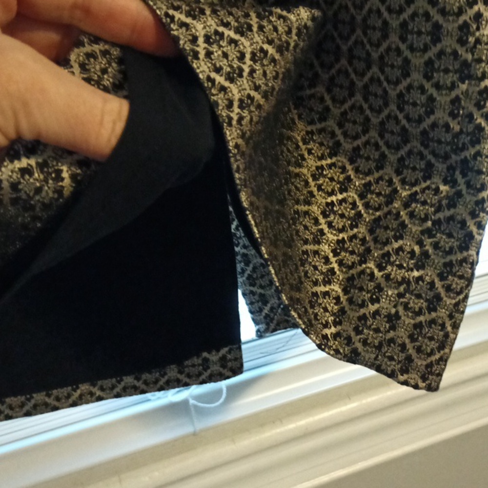 Ann Taylor black and gold jacquard skirt - Picture 3 of 10